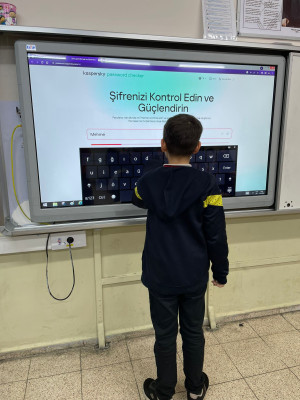 Güvenli internet için birlikte kodluyoruz.